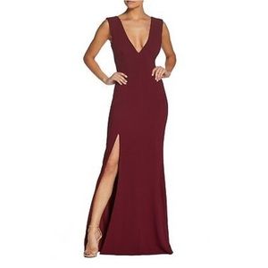 NWT Dress the Population Sandra Plunge Dress Gown 0/2 dark red slimming wedding